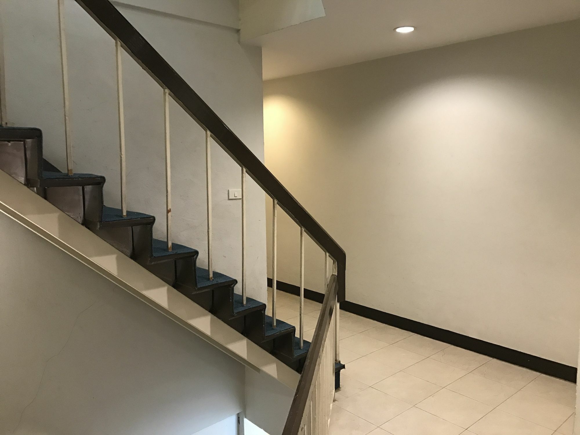 Urban House Hotel Bangkok Exterior photo