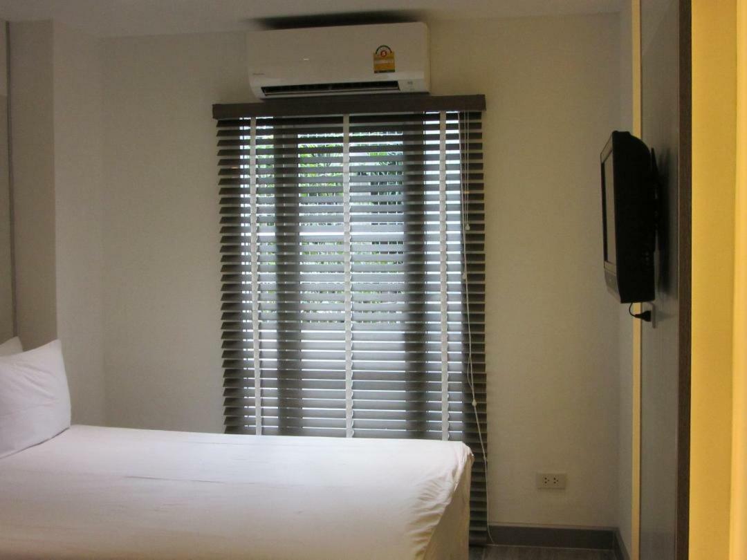 Urban House Hotel Bangkok Exterior photo